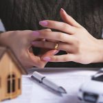 Chồng ngoại tình, vợ có được yêu cầu bồi thường không? 34