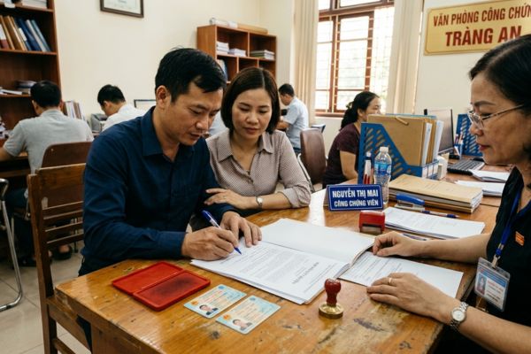 Công chứng hợp đồng ủy quyền giữa vợ và chồng