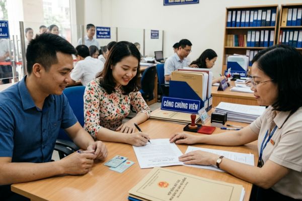 Công chứng hợp đồng đặt cọc mua bán tài sản vợ chồng
