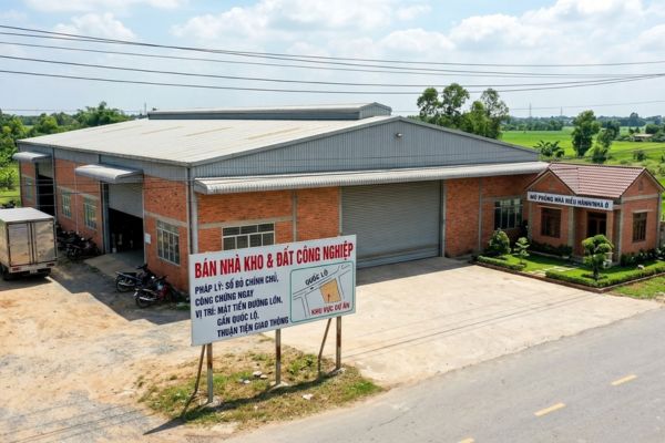 Bán nhà kho ngoại thành: Pháp lý và vị trí