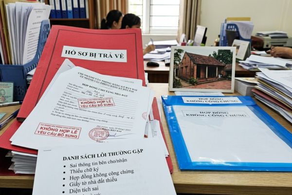 Những lỗi phổ biến khiến hợp đồng cho tặng nhà đất bị cơ quan đăng ký đất đai trả hồ sơ