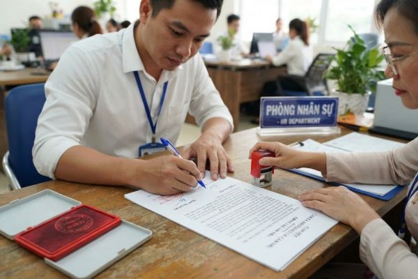 Chứng thực chữ ký trên bản cam kết không sử dụng chất cấm tại nơi làm việc
