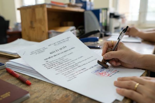Chứng thực chữ ký trên giấy ủy quyền nộp hồ sơ xin cấp Giấy phép lao động