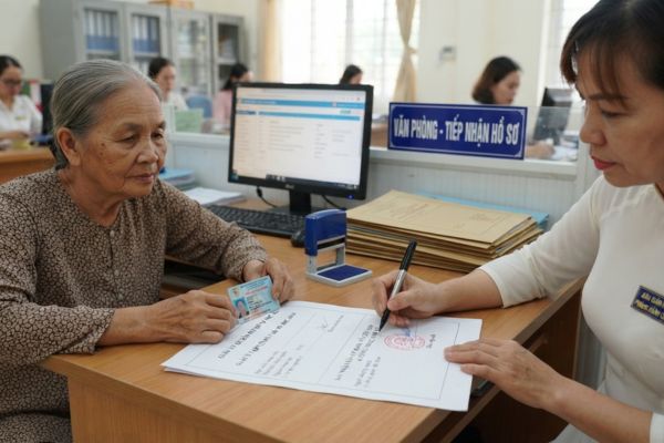 Chứng thực chữ ký trên giấy ủy quyền rút hồ sơ học sinh, sinh viên tại trường
