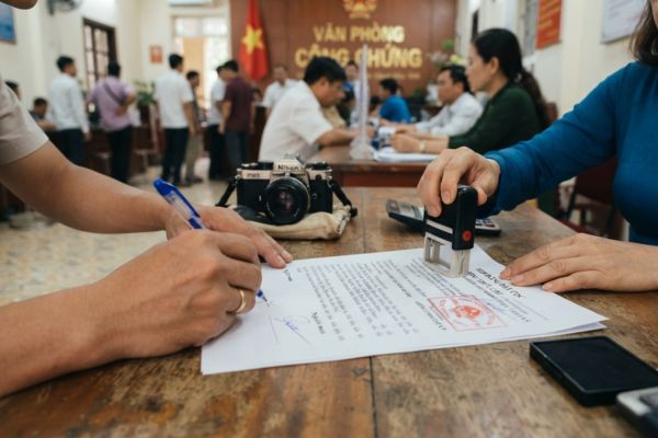 Chứng thực chữ ký trên hợp đồng đặt cọc mua bán tài sản nhỏ