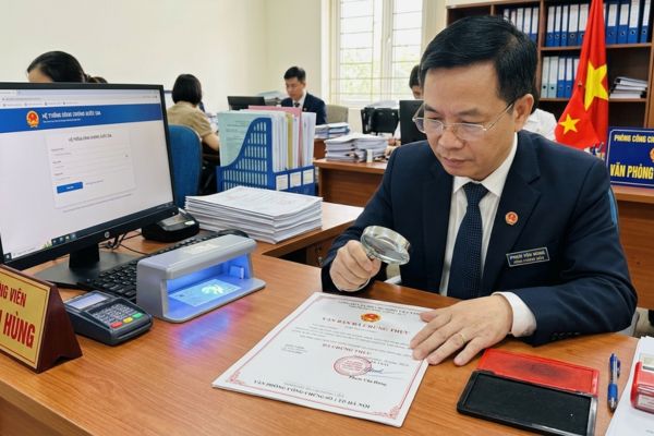 Làm thế nào để kiểm tra tính thật giả của một văn bản đã chứng thực?