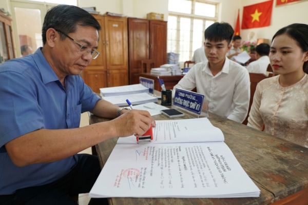 Chứng thực chữ ký trên giấy cam kết không vi phạm an toàn giao thông