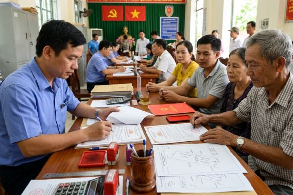 Hợp đồng tặng cho một phần thửa đất: Điều kiện tách thửa và công chứng