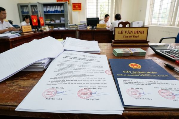 Hợp đồng thế chấp quyền sử dụng đất để bảo đảm nghĩa vụ nộp thuế doanh nghiệp